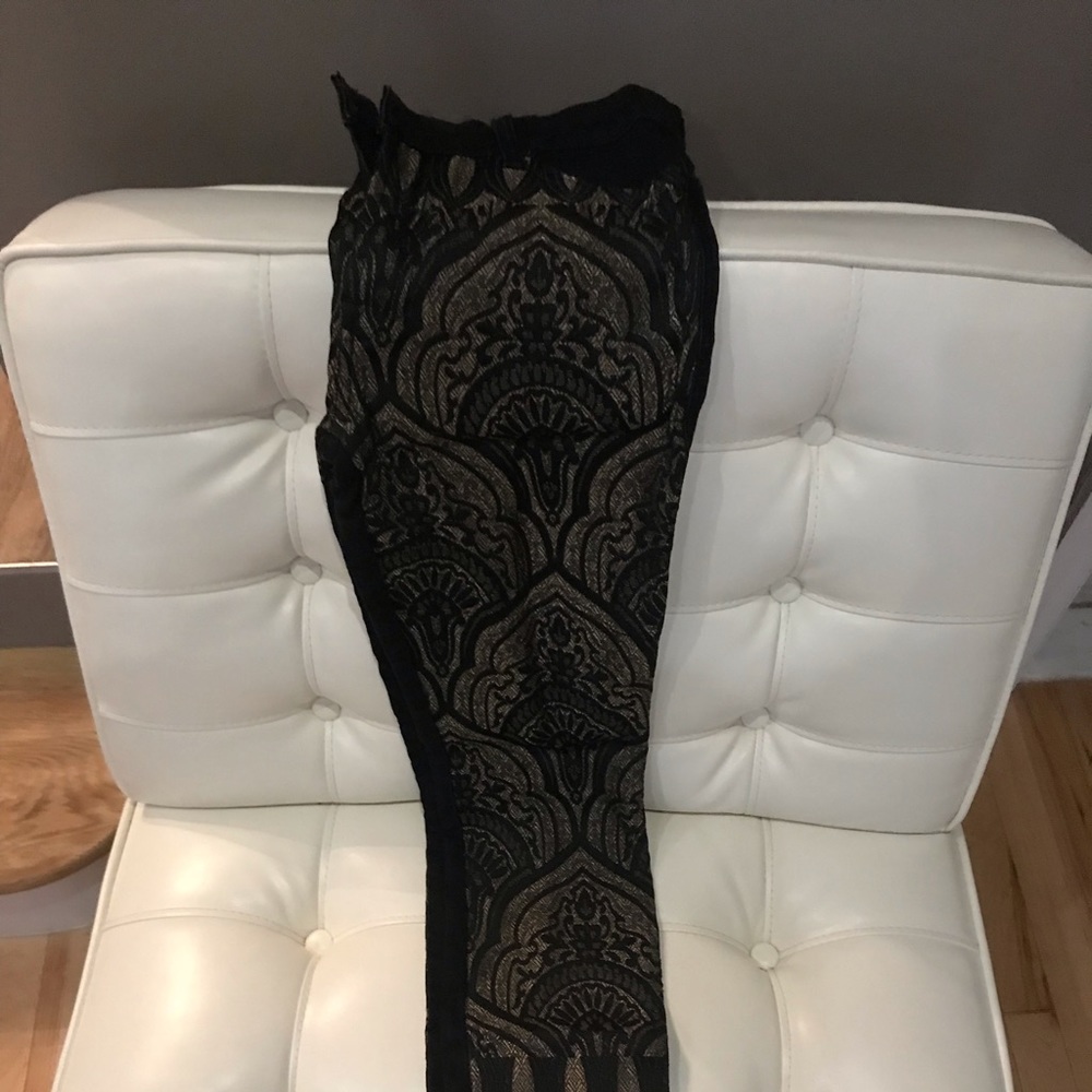 Black skinny 7 jeans size 27